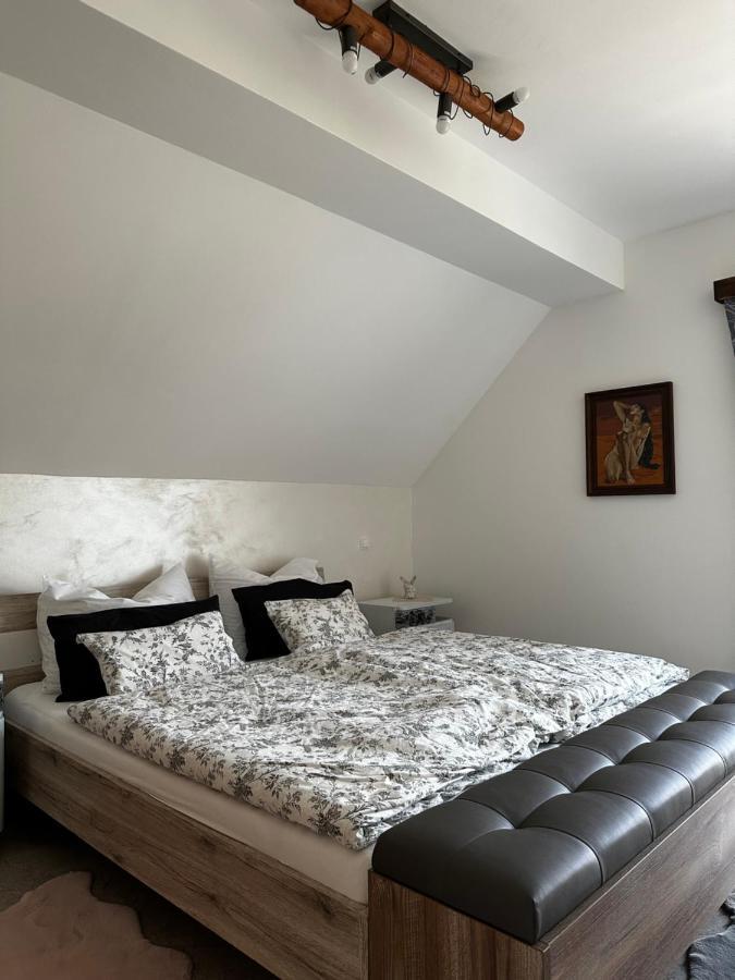 Hisa Sreco Apartment Бегунье на Горенскем Екстериор снимка